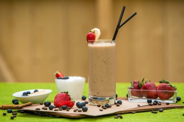 Berries and coffee smoothie for those who want to lose weight without denying themselves pleasure